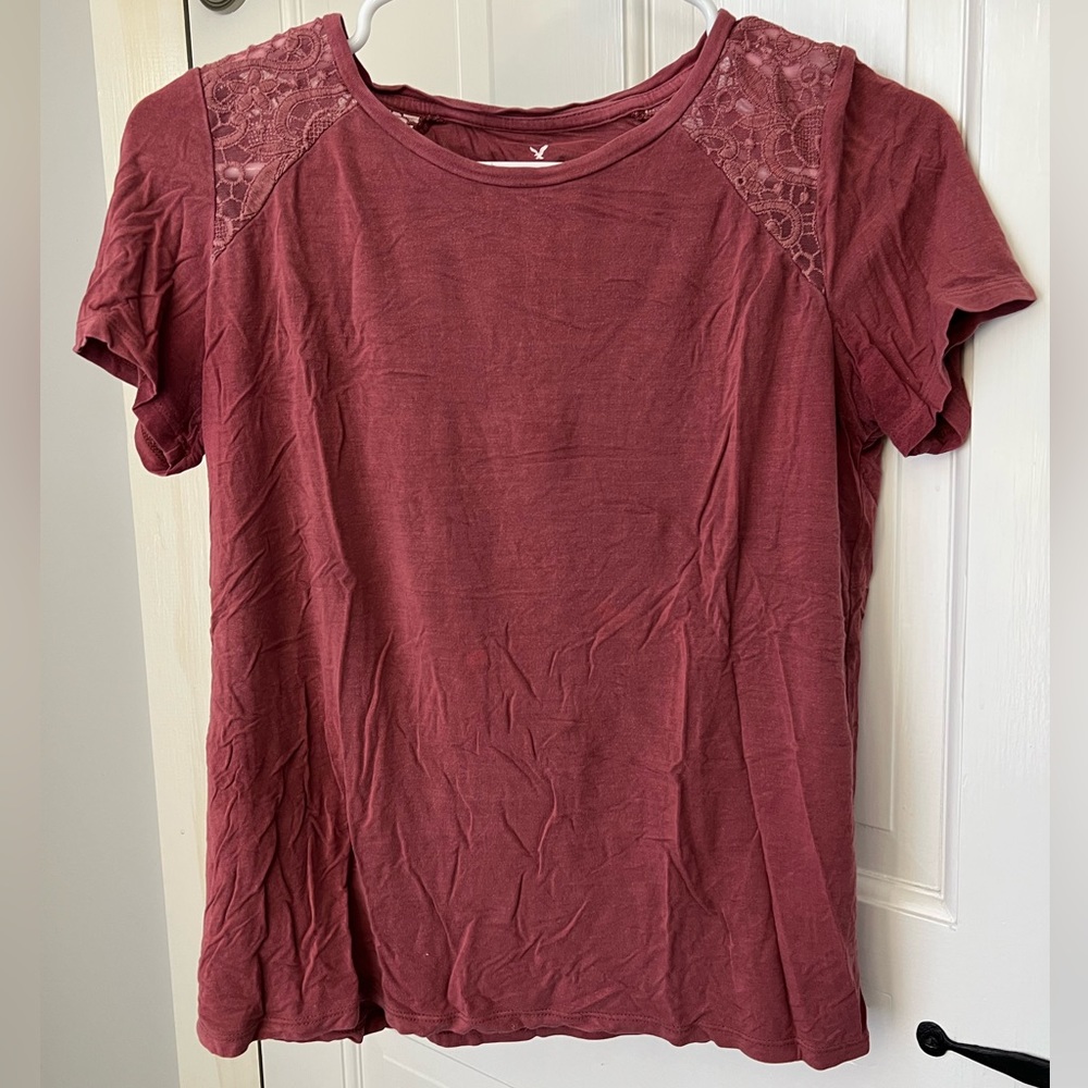 American Eagle women’s short sleeve top, Rusty/red, size small